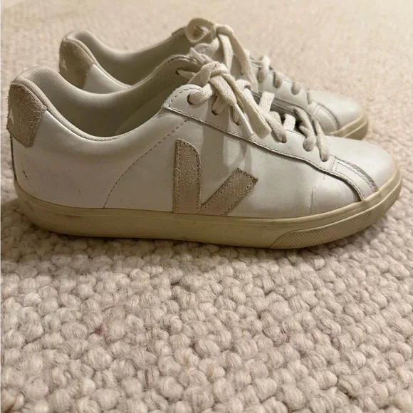 Veja Women's Cream and White Sneakers - Picture 2 of 5